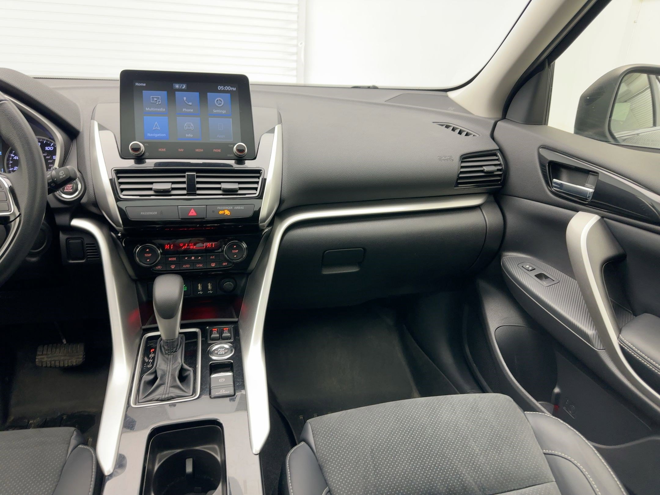 Used 2024 Mitsubishi Eclipse Cross SE image 29