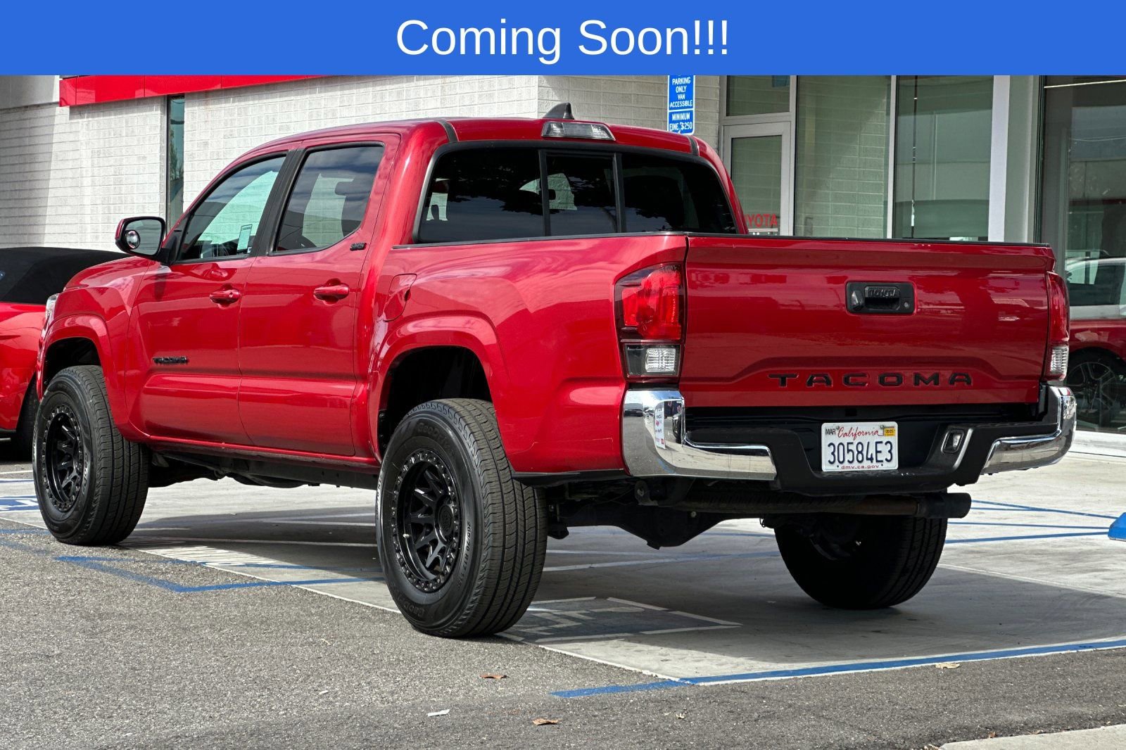 Used 2021 Toyota Tacoma SR5 w/ Blackout Package (TMS) image 6