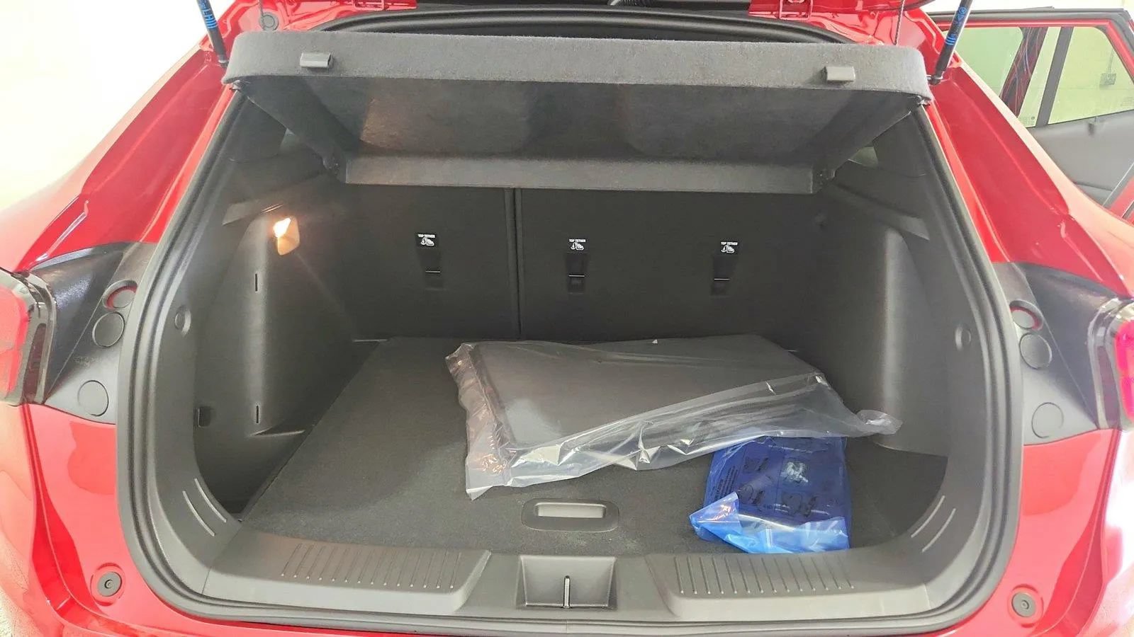 New 2026 Chevrolet Trax RS w/ Driver Confidence Package FWD image 36