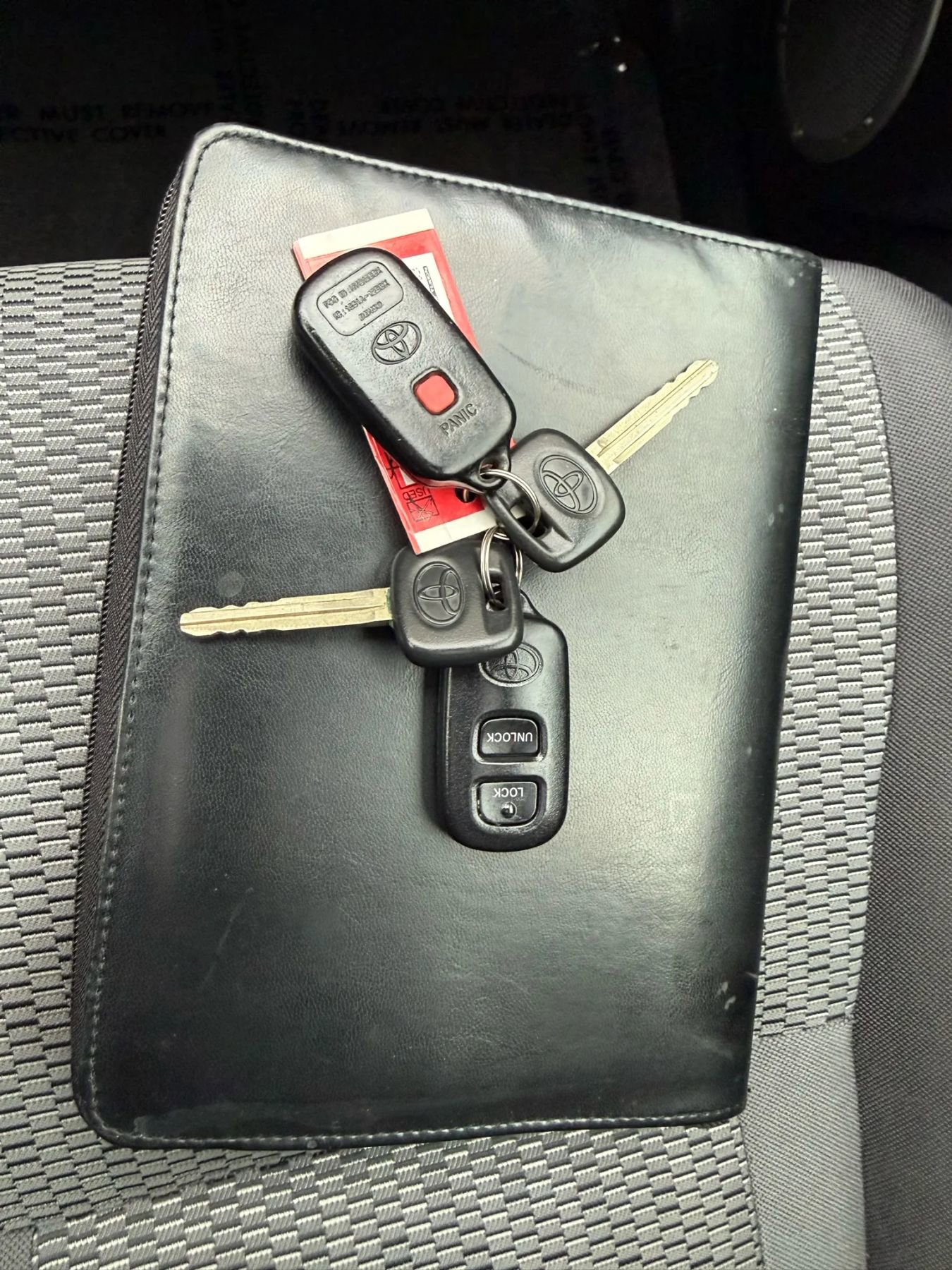 Used 2004 Toyota RAV4 Sport Utility 4D image 33