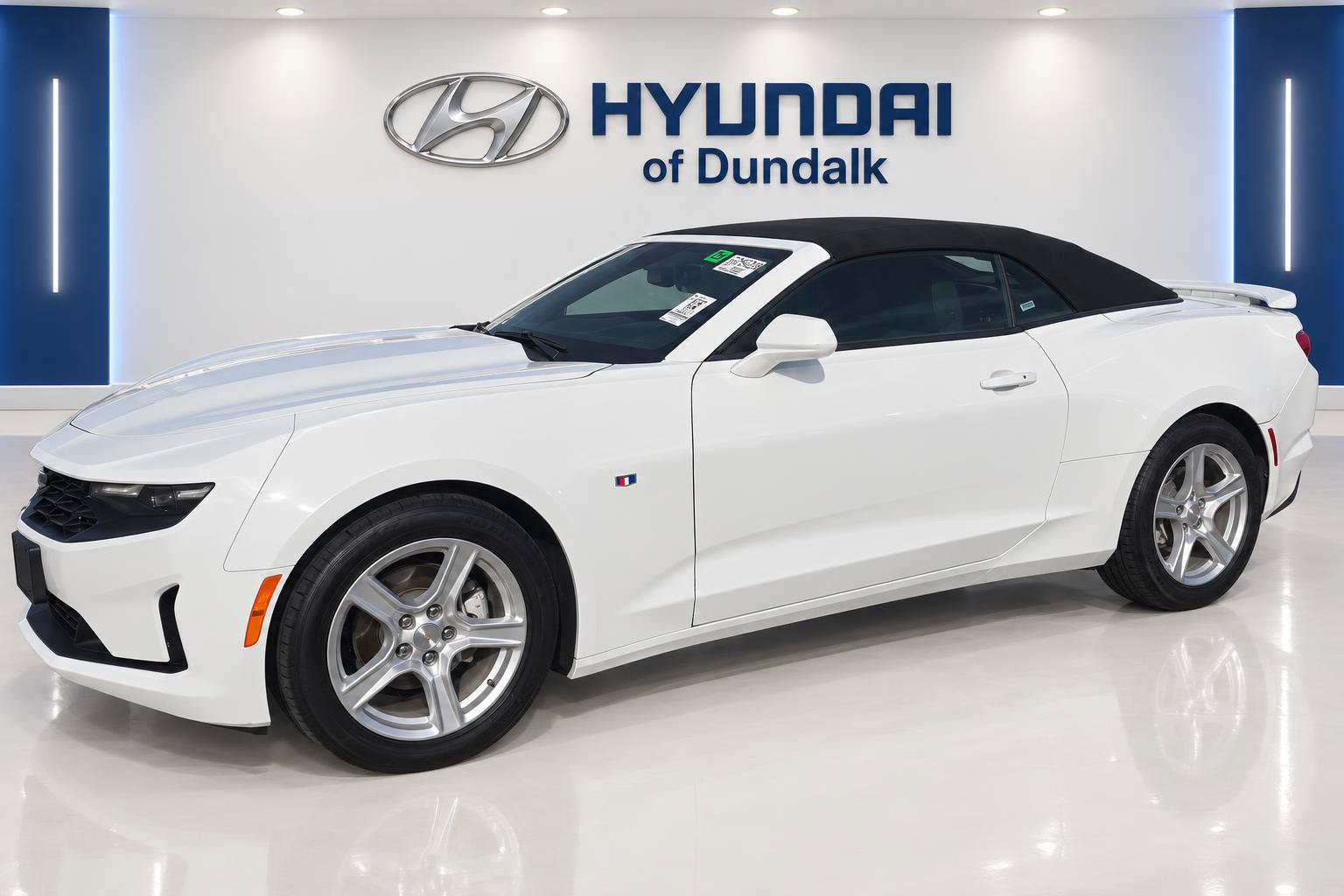 Used 2023 Chevrolet Camaro LT RWD image 3
