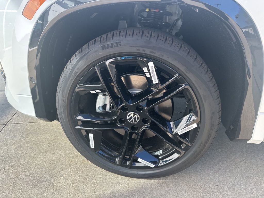 New 2025 Volkswagen Tiguan SE R-Line image 27