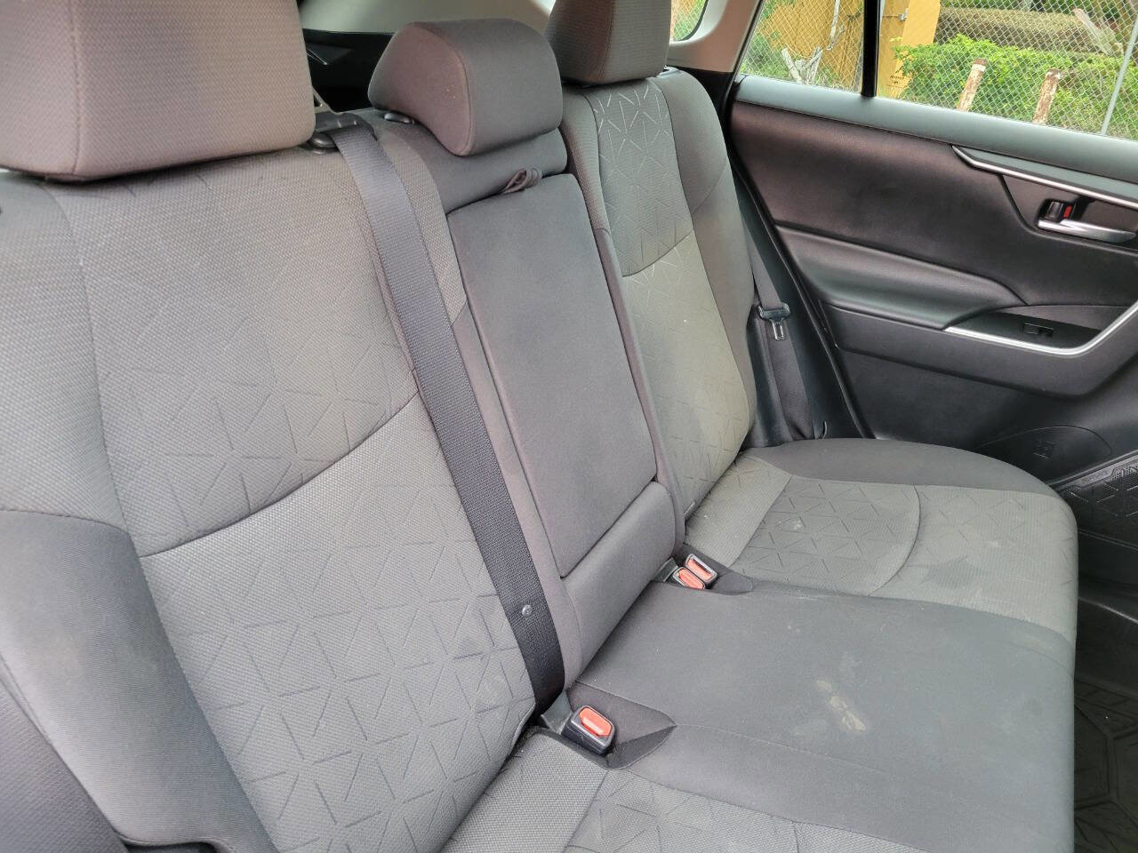 Used 2021 Toyota RAV4 XLE FWD image 11
