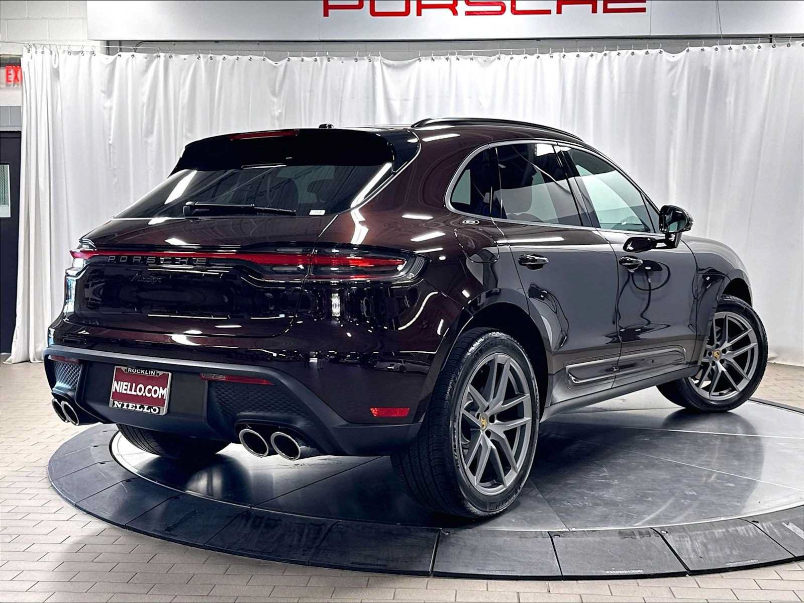 Used 2026 Porsche Macan AWD/4WD image 9
