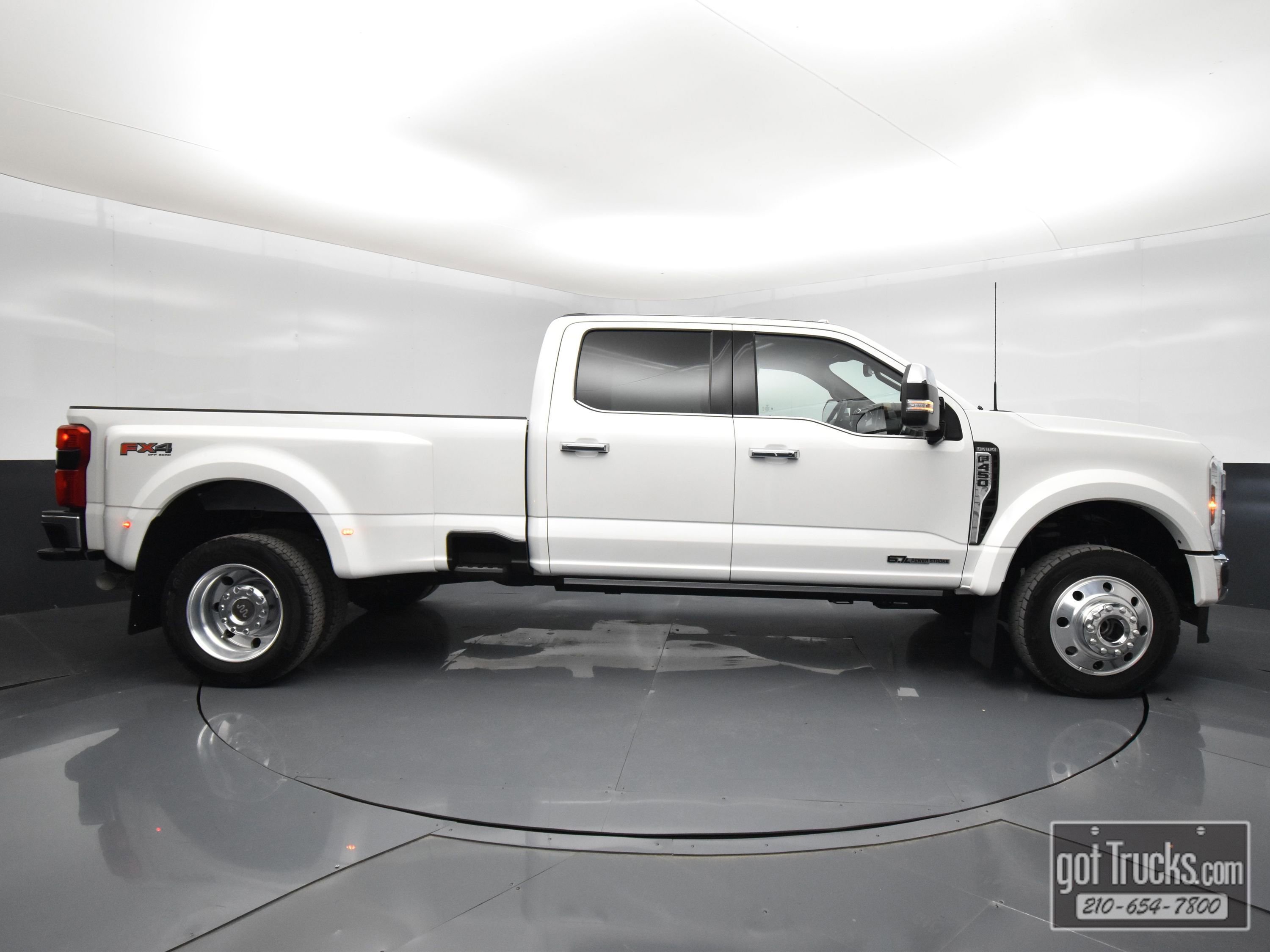 Used 2025 Ford F450 King Ranch w/ Chrome Package image 55