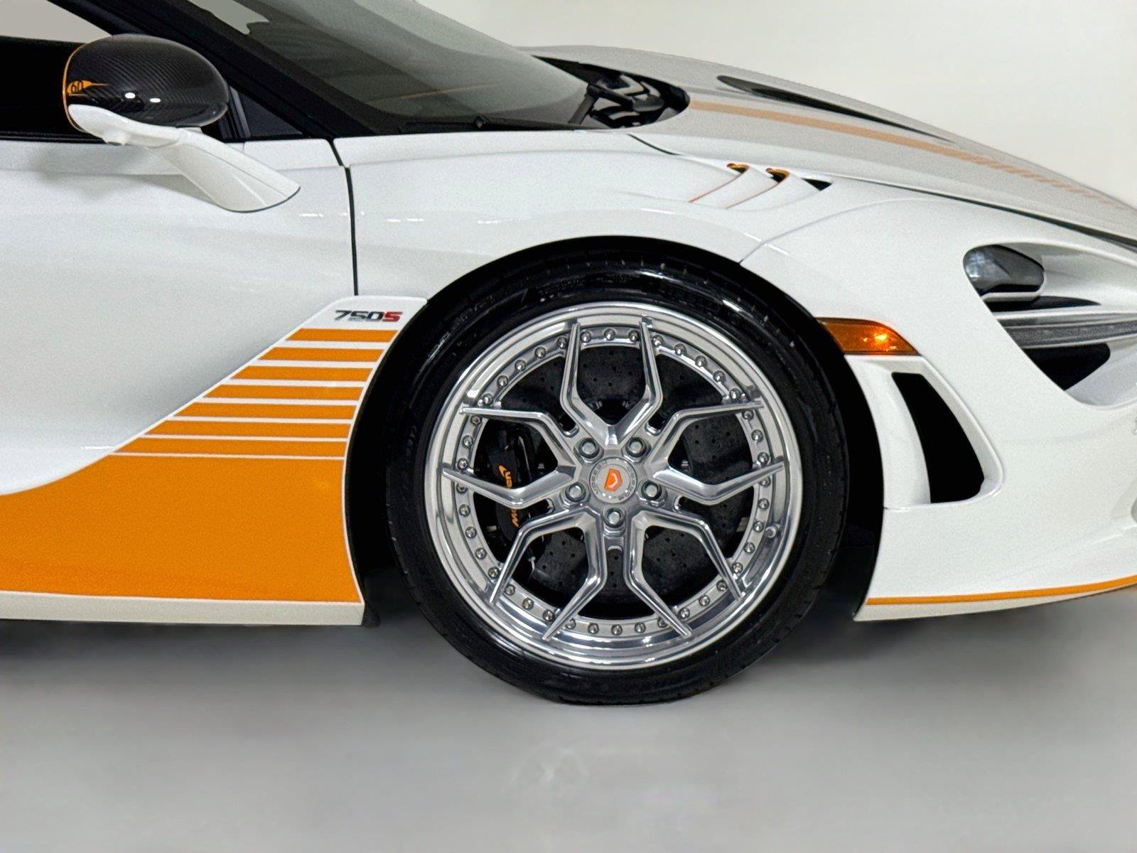 Used 2024 McLaren 750S Spider RWD image 38