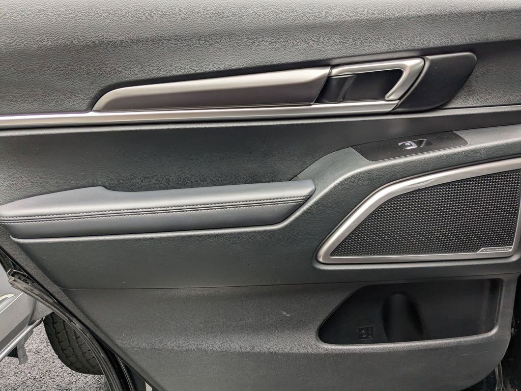 Used 2025 Kia Telluride S image 26