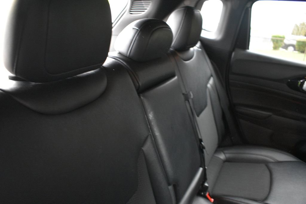 Used 2025 Jeep Compass Trailhawk AWD/4WD image 28