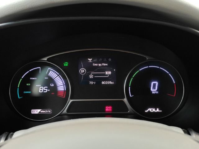 Used 2019 Kia Soul EV + w/ Sun & Fun Package image 39