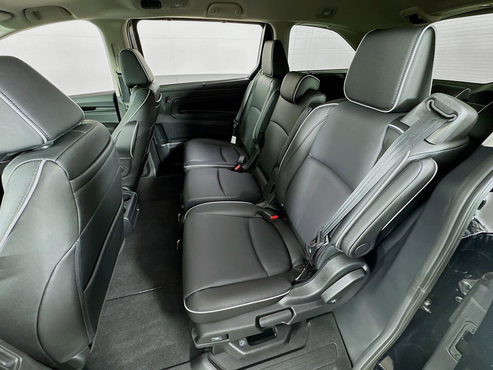 Certified 2026 Honda Odyssey Touring image 18