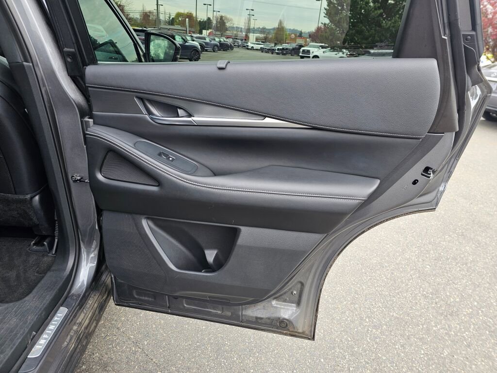 Used 2023 INFINITI QX60 Luxe w/ Cargo Package image 14
