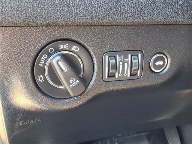 Certified 2019 Chrysler 300 Limited image 19