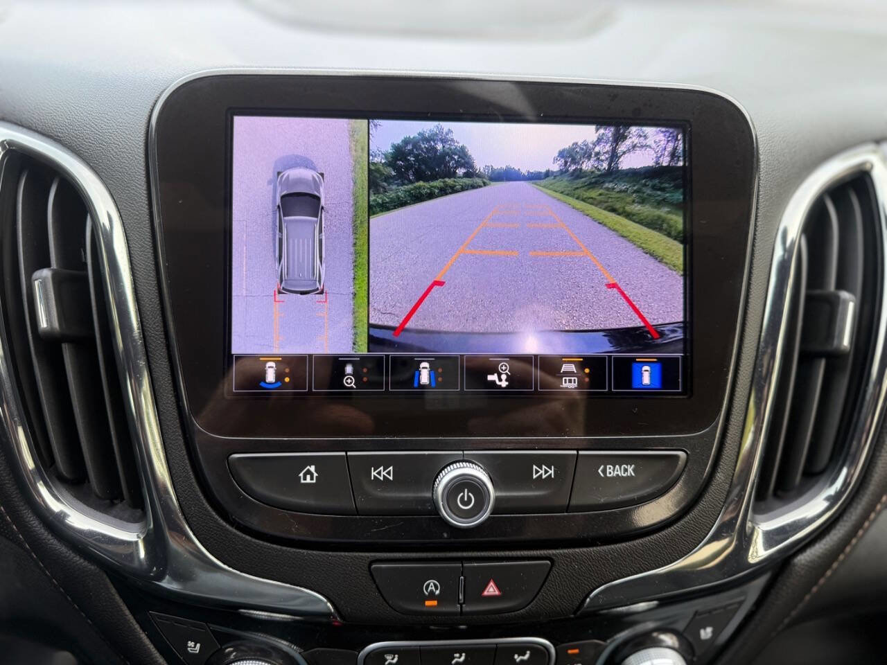 Used 2024 Chevrolet Equinox Premier image 15