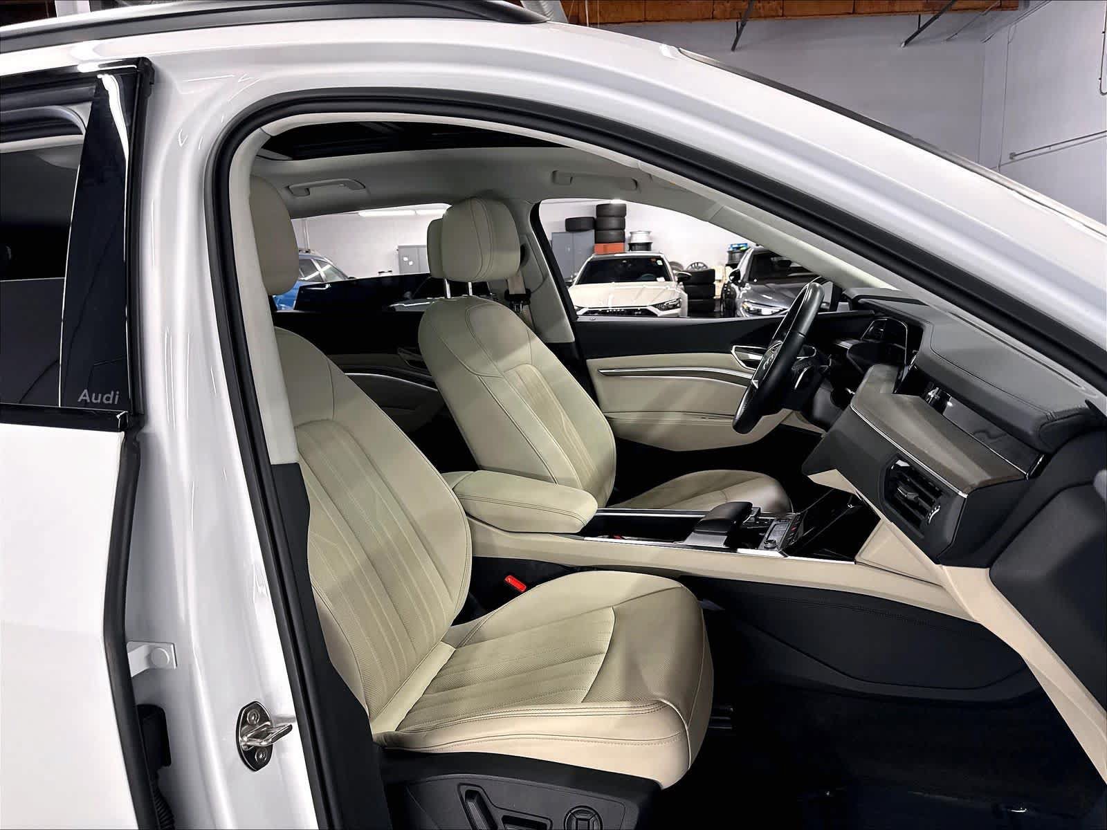 Used 2024 Audi Q8 e-tron Premium Plus AWD/4WD image 11