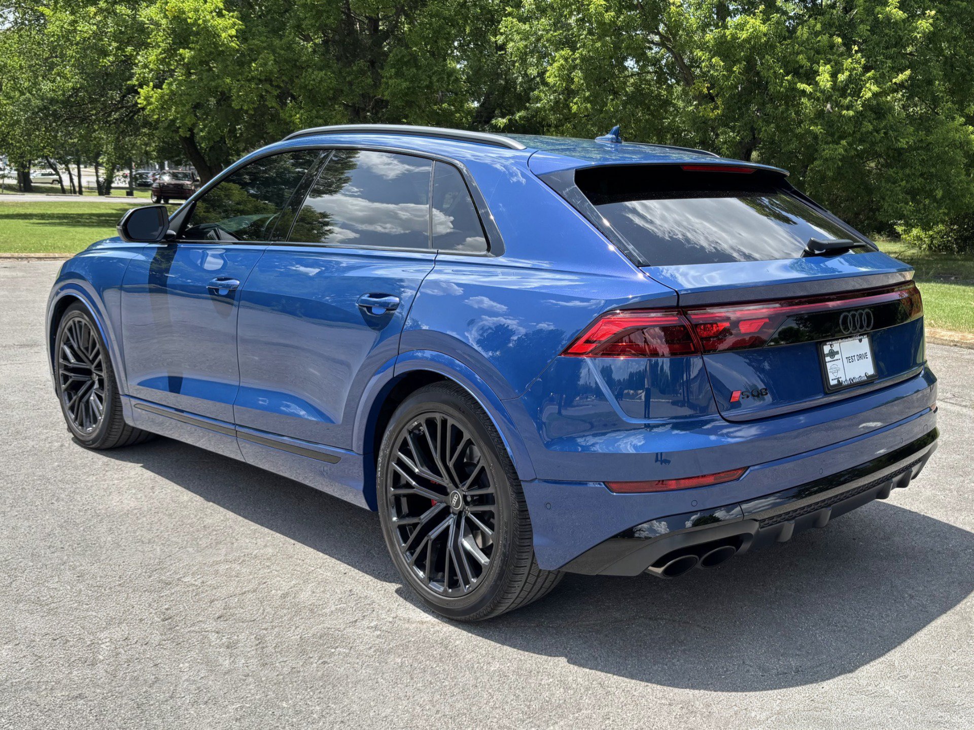 Used 2024 Audi SQ8 Prestige AWD/4WD image 4