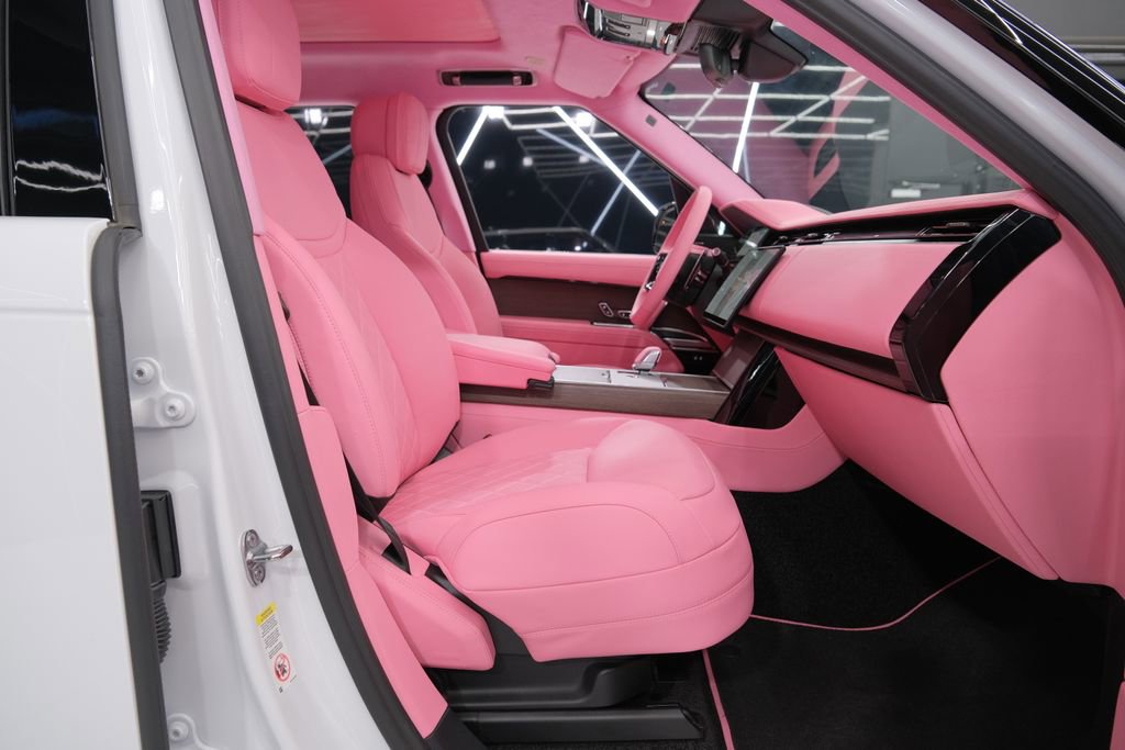 Used 2025 Land Rover Range Rover SE image 32