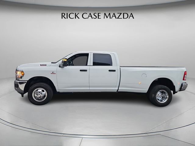 Used 2024 RAM 3500 Tradesman w/ Chrome Appearance Group image 3
