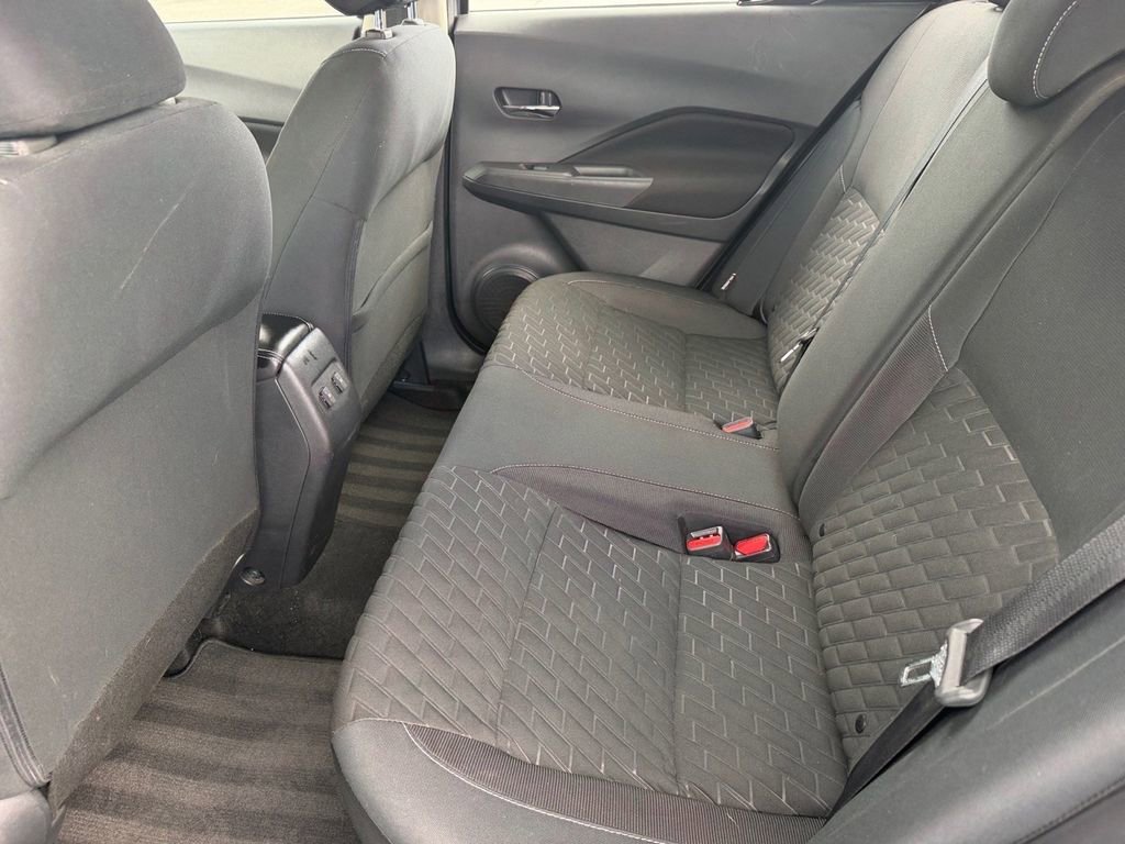 Used 2021 Nissan Kicks SV FWD image 13