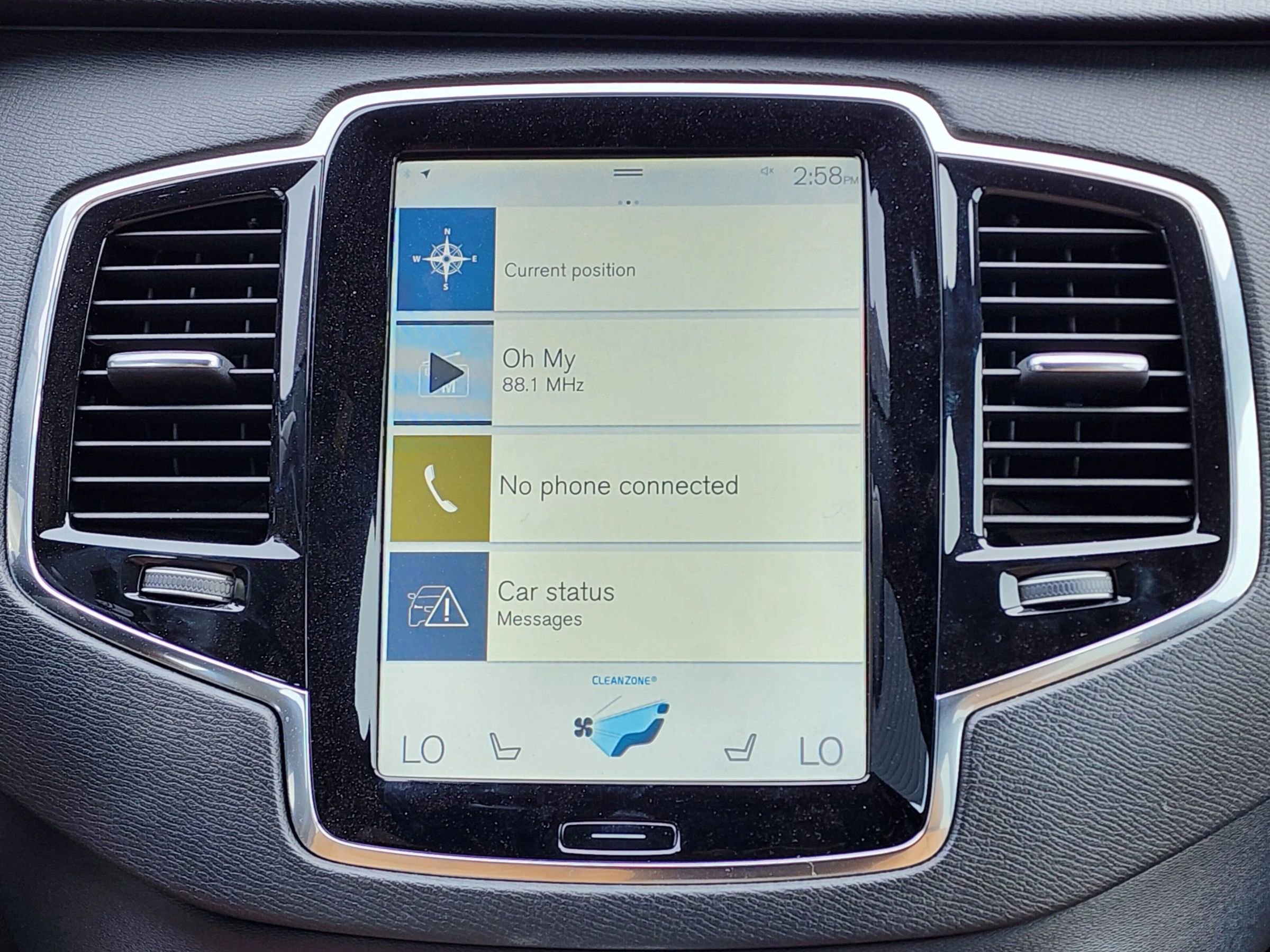 Used 2018 Volvo XC90 T6 Momentum w/ Convenience Package image 19