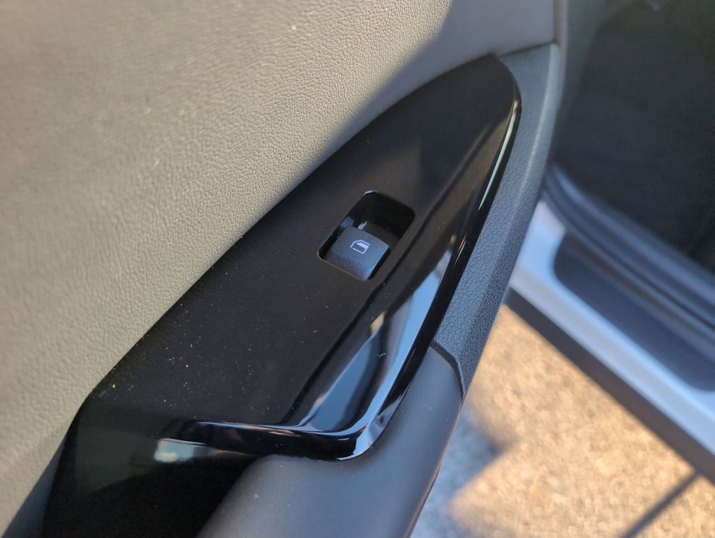 Used 2023 Kia Sportage EX image 11