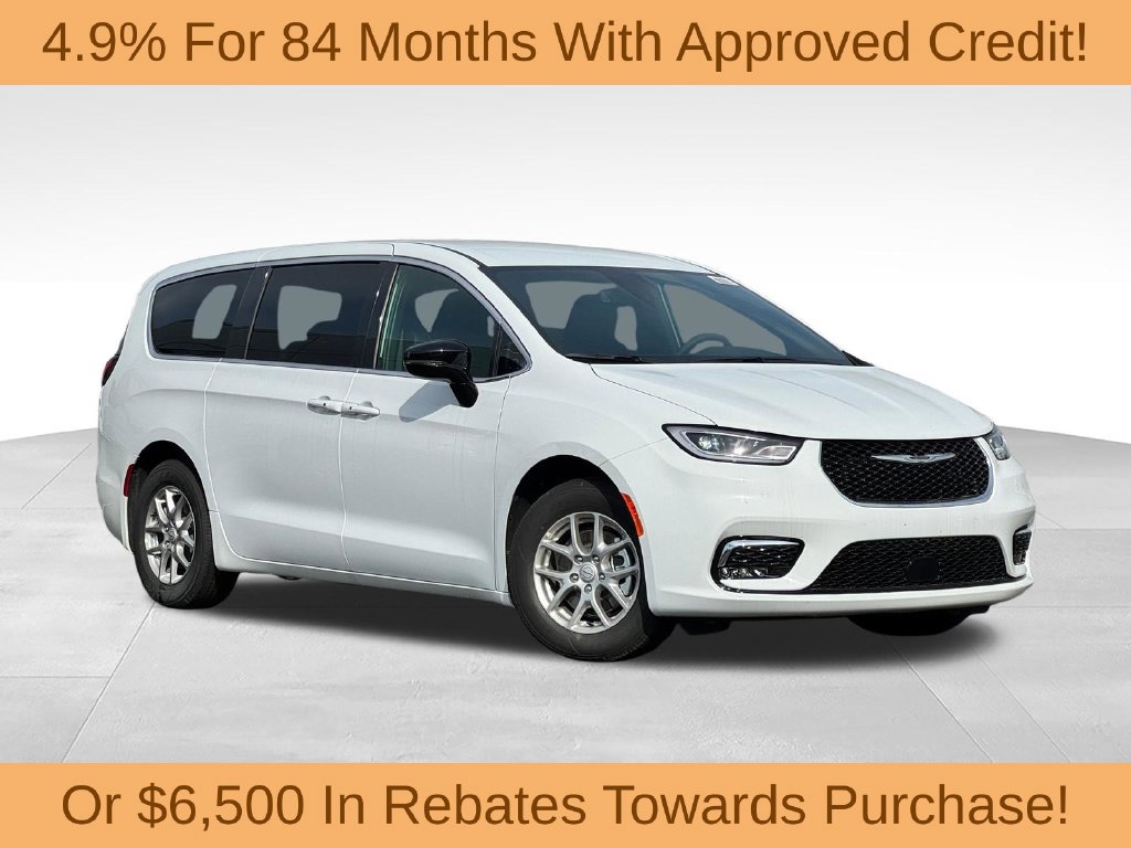 New 2026 Chrysler Pacifica Select