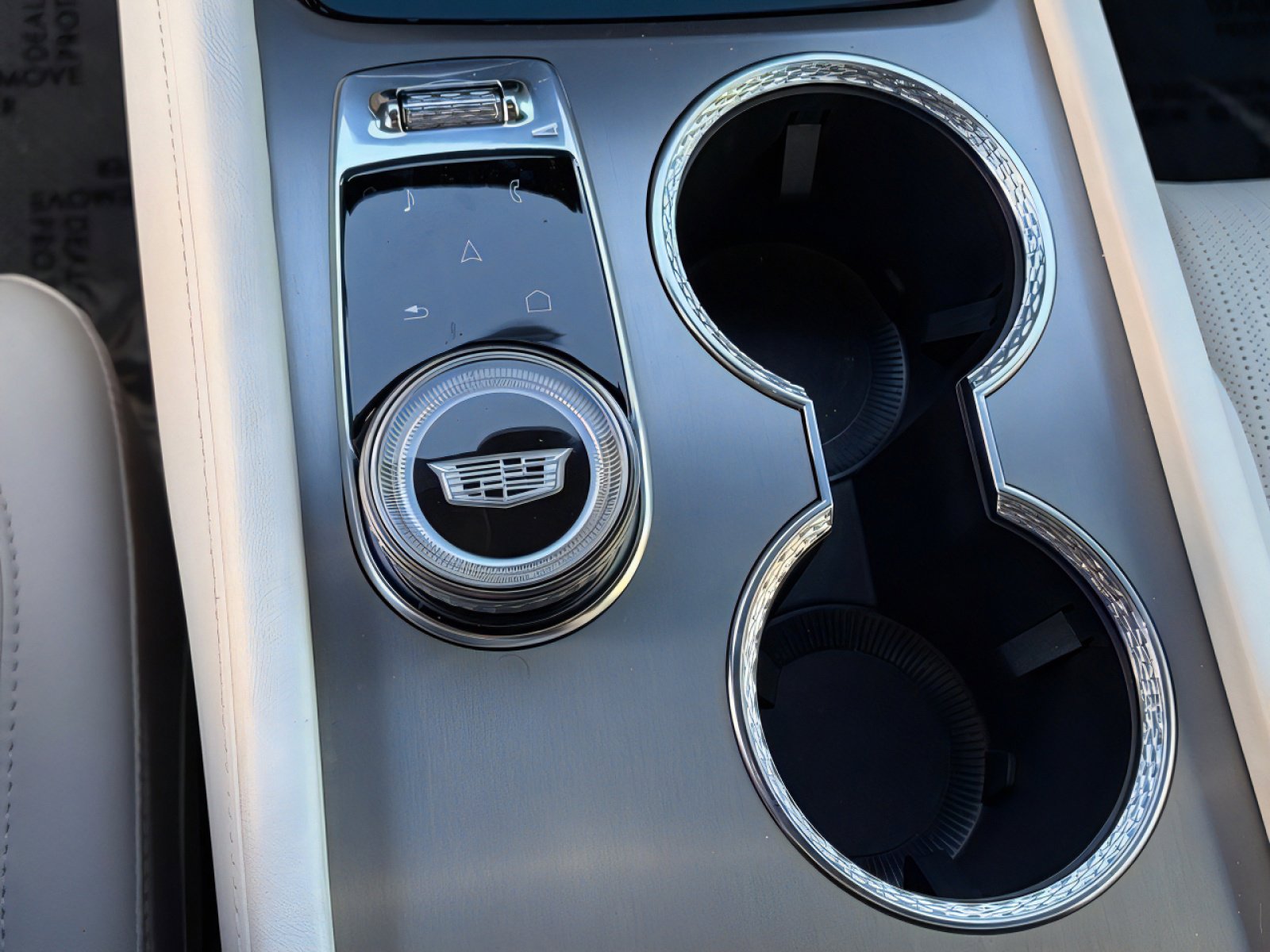 Used 2026 Cadillac Vistiq Luxury image 23