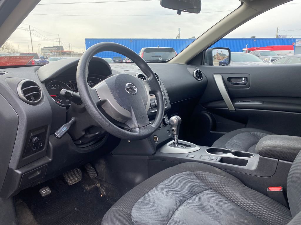 Used 2015 Nissan Rogue S image 8