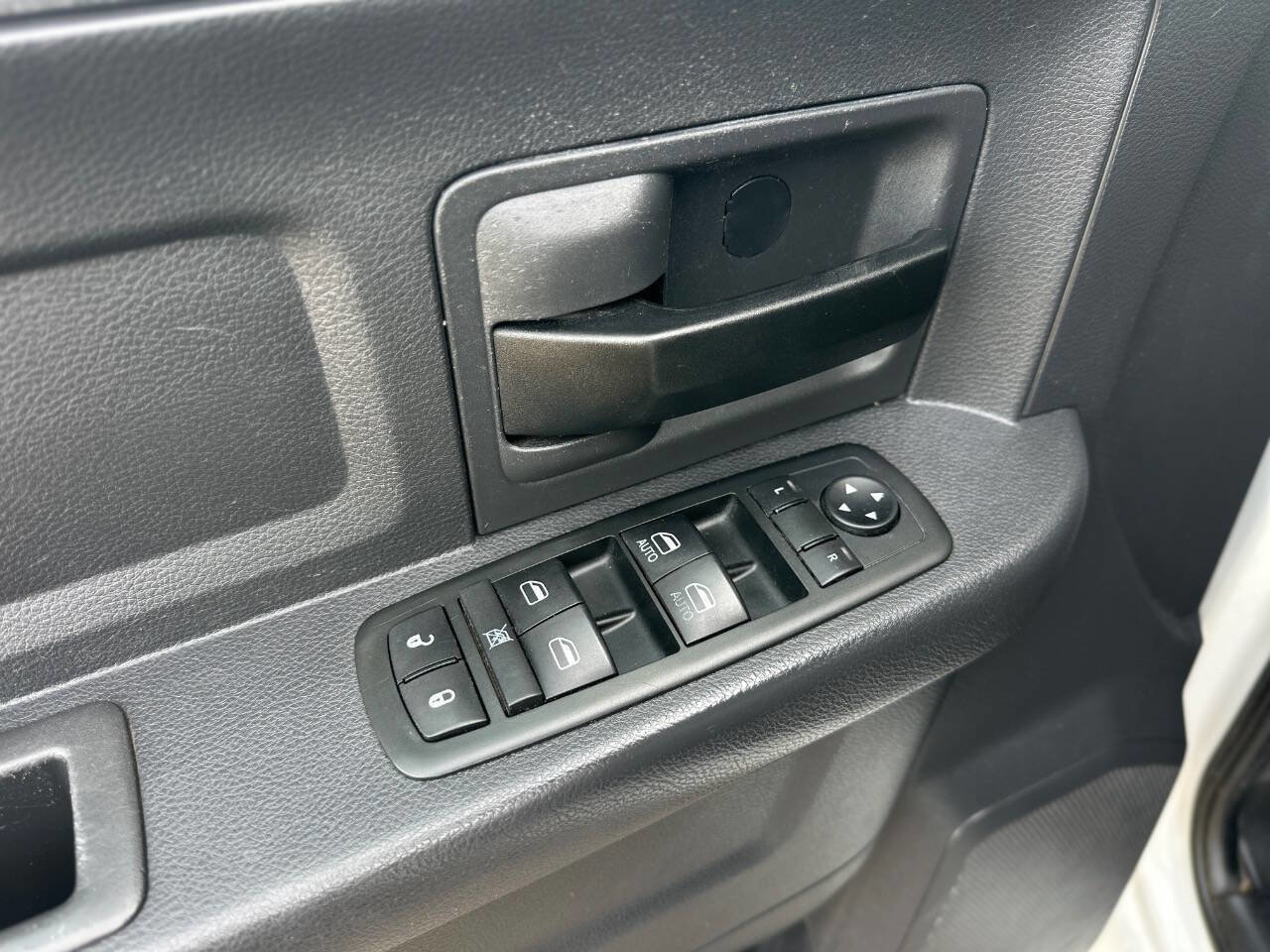 Used 2012 RAM 2500 ST w/ Protection Group AWD/4WD image 21