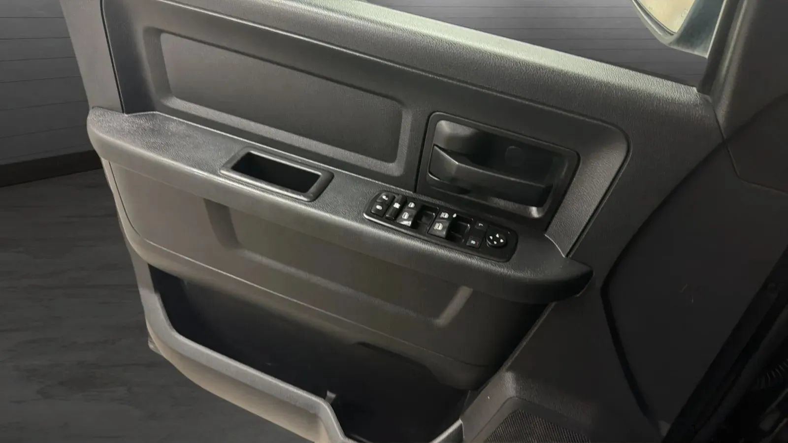 Used 2015 RAM 1500 Tradesman w/ Popular Equipment Group AWD/4WD image 15