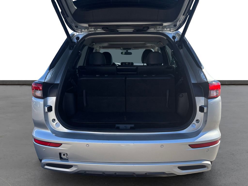 Used 2023 Mitsubishi Outlander SE Black Edition image 19