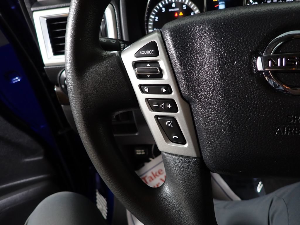Used 2017 Nissan Titan SV RWD image 23