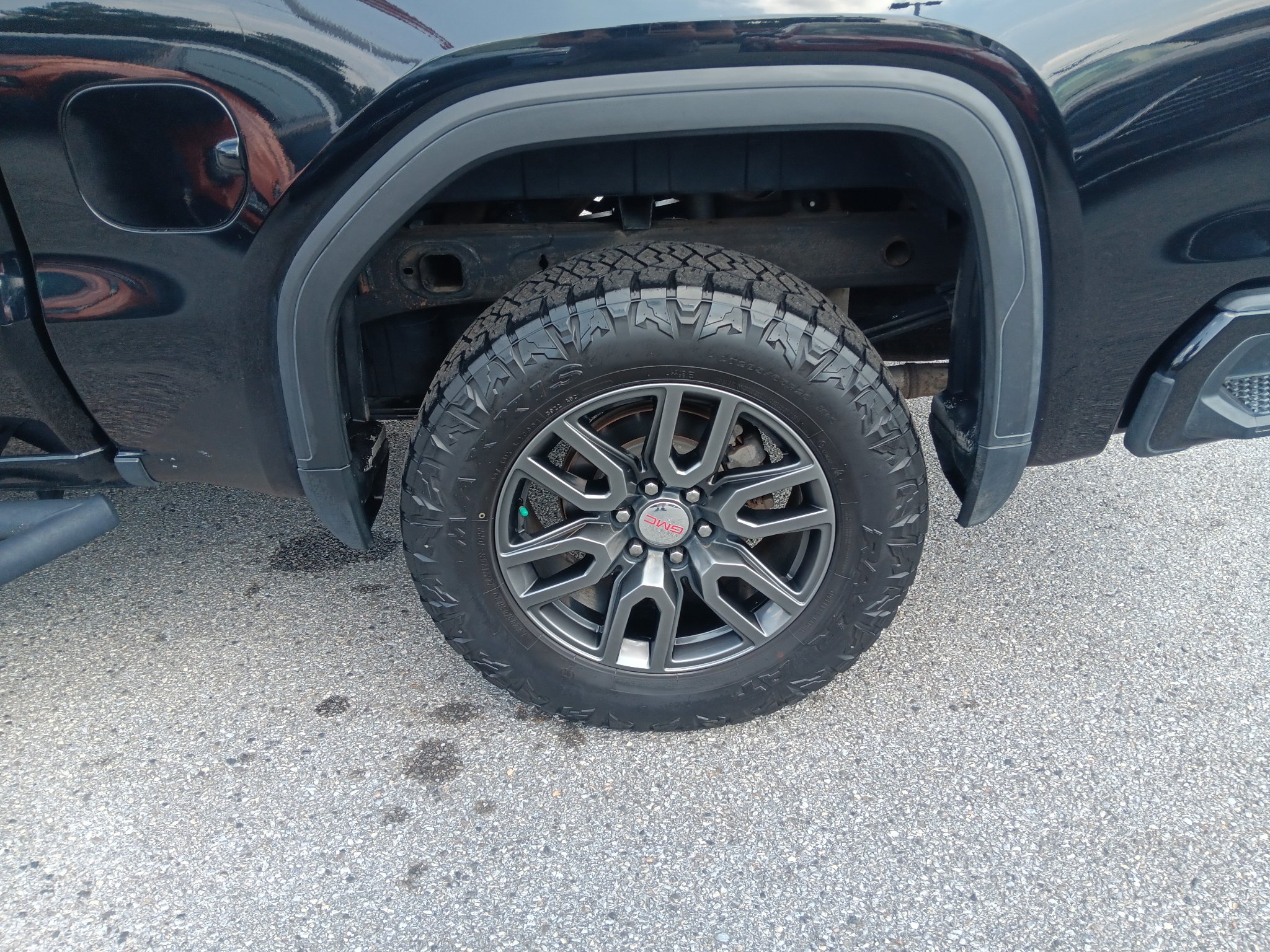 Used 2021 GMC Sierra 1500 AT4 w/ AT4 Premium Package AWD/4WD image 4
