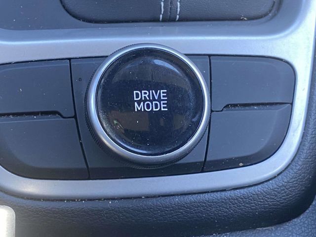 Used 2024 Hyundai Venue SEL image 18