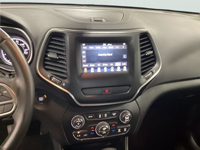 Used 2019 Jeep Cherokee Latitude Plus w/ Comfort/Convenience Group AWD/4WD image 8