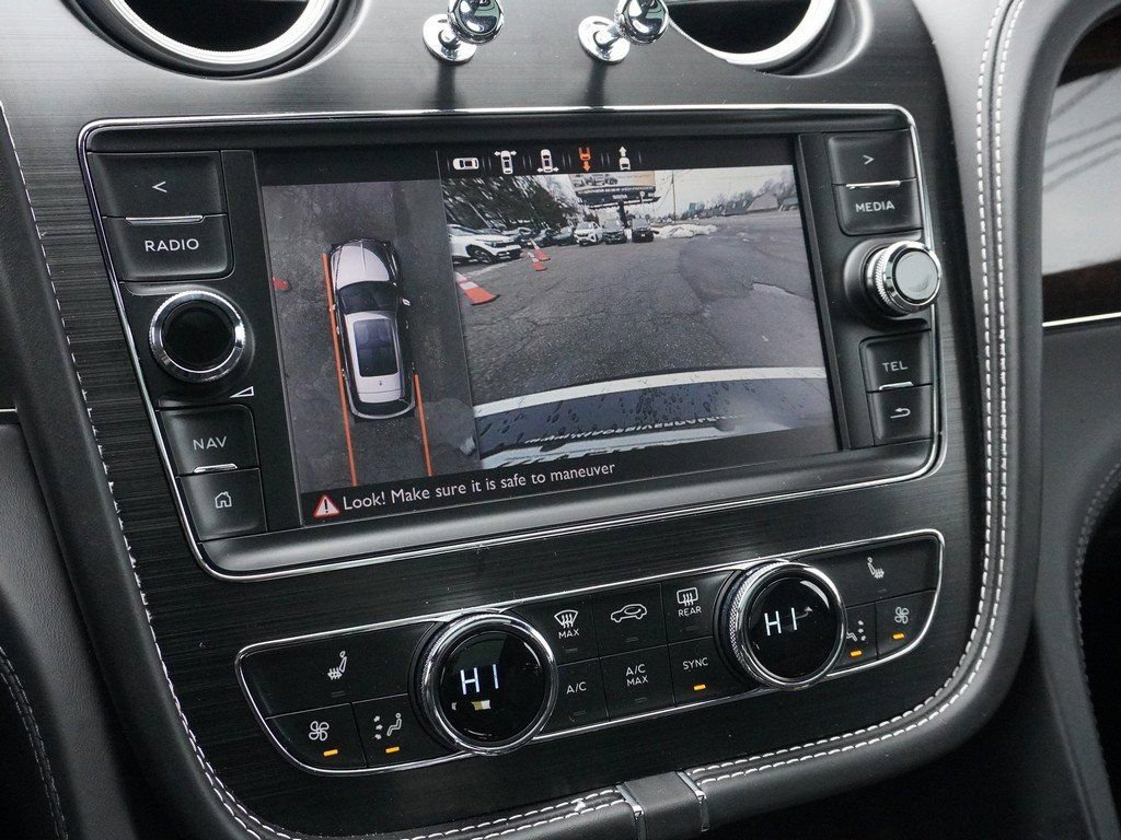 Used 2019 Bentley Bentayga image 49