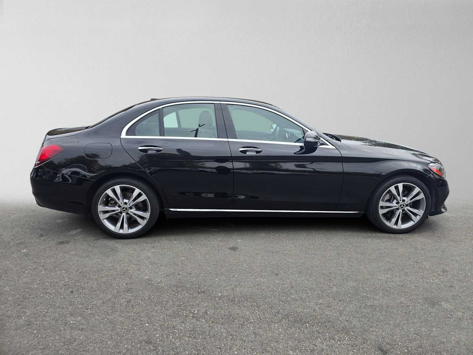 Used 2020 Mercedes-Benz C 300 Sedan image 2