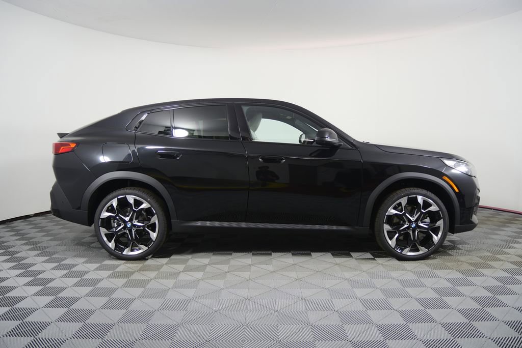 New 2026 BMW X2 xDrive28i w/ Technology Package AWD/4WD image 2
