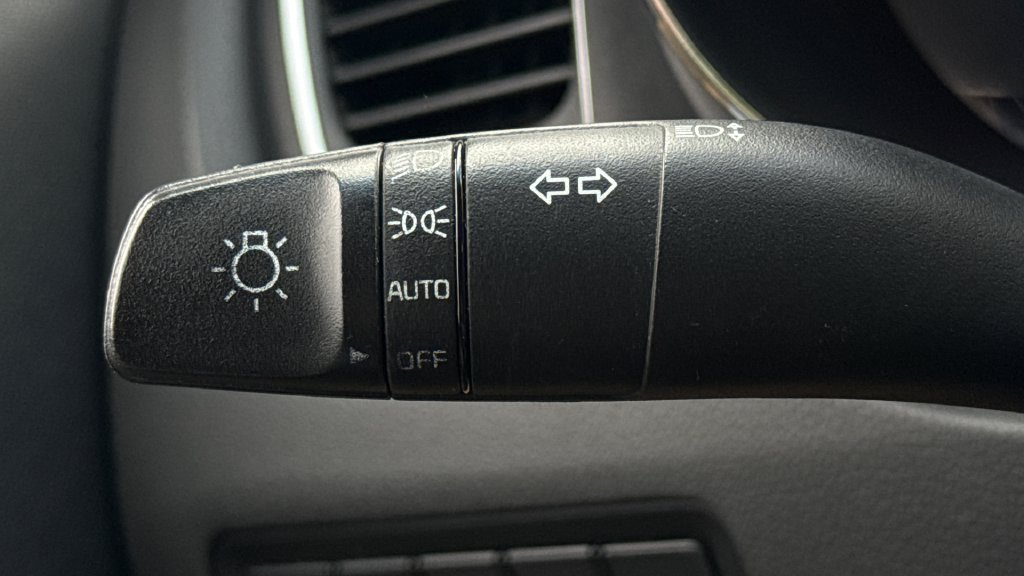 Used 2016 Kia Sedona LX w/ LX Convenience Package FWD image 24