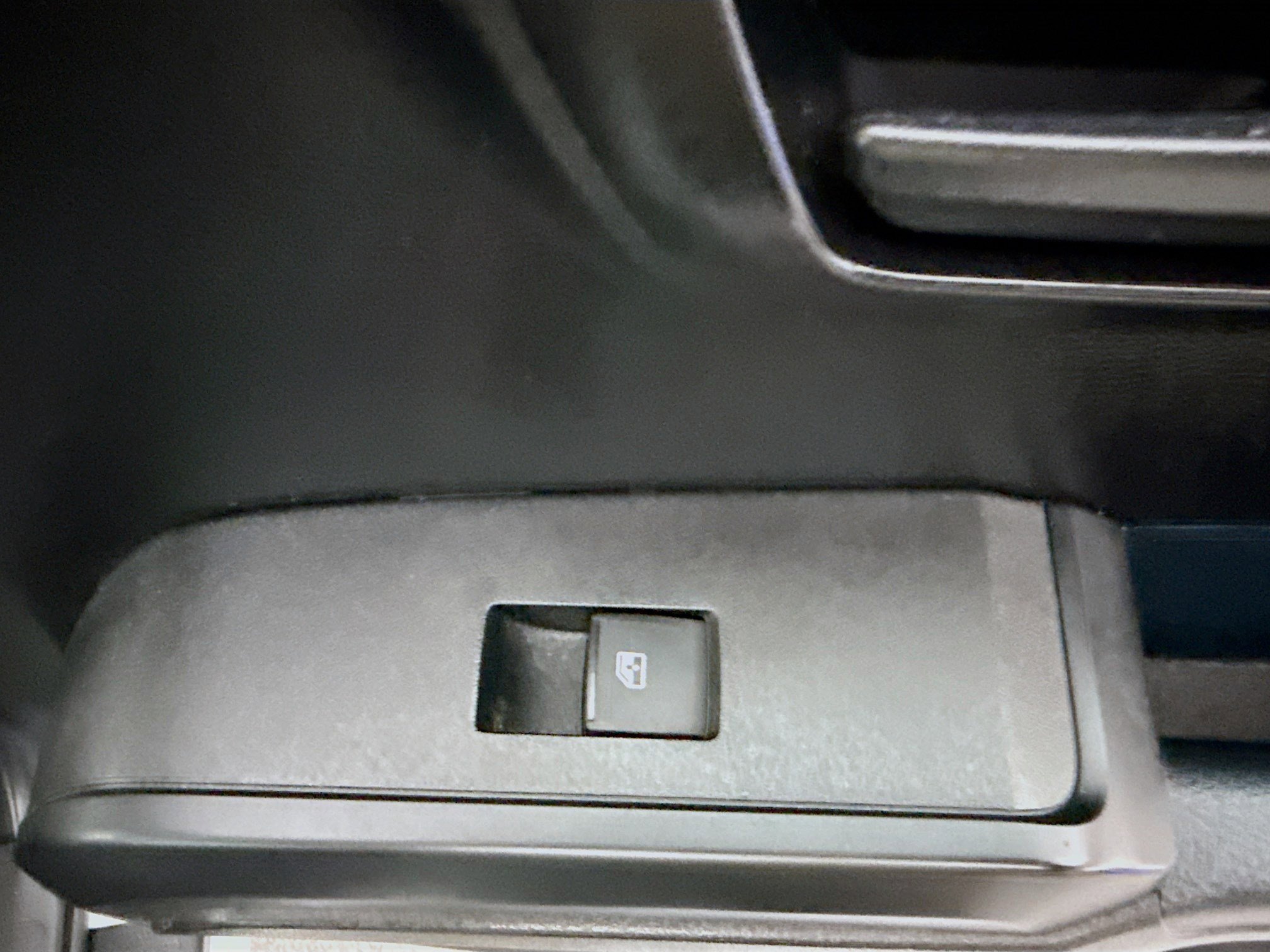 Used 2018 Toyota Tacoma SR image 30