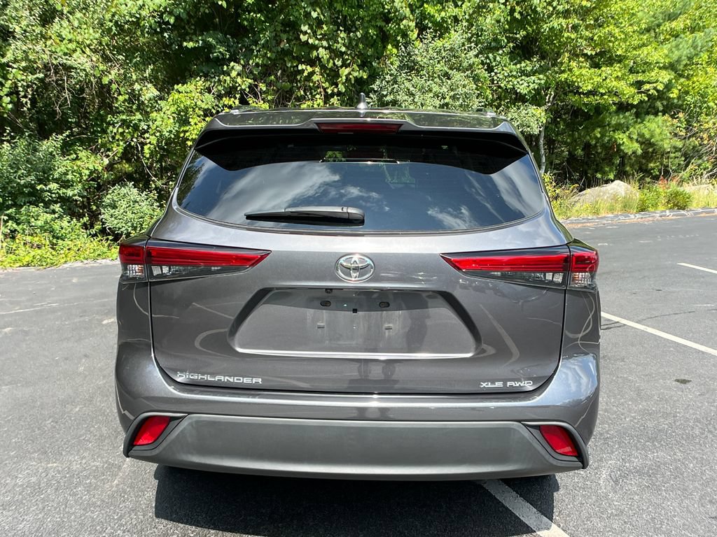 Used 2021 Toyota Highlander XLE AWD/4WD image 33