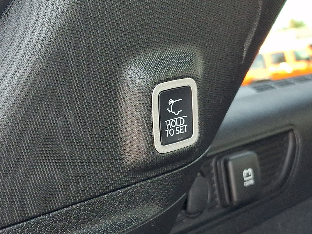 Certified 2025 Jeep Grand Cherokee Summit AWD/4WD image 30