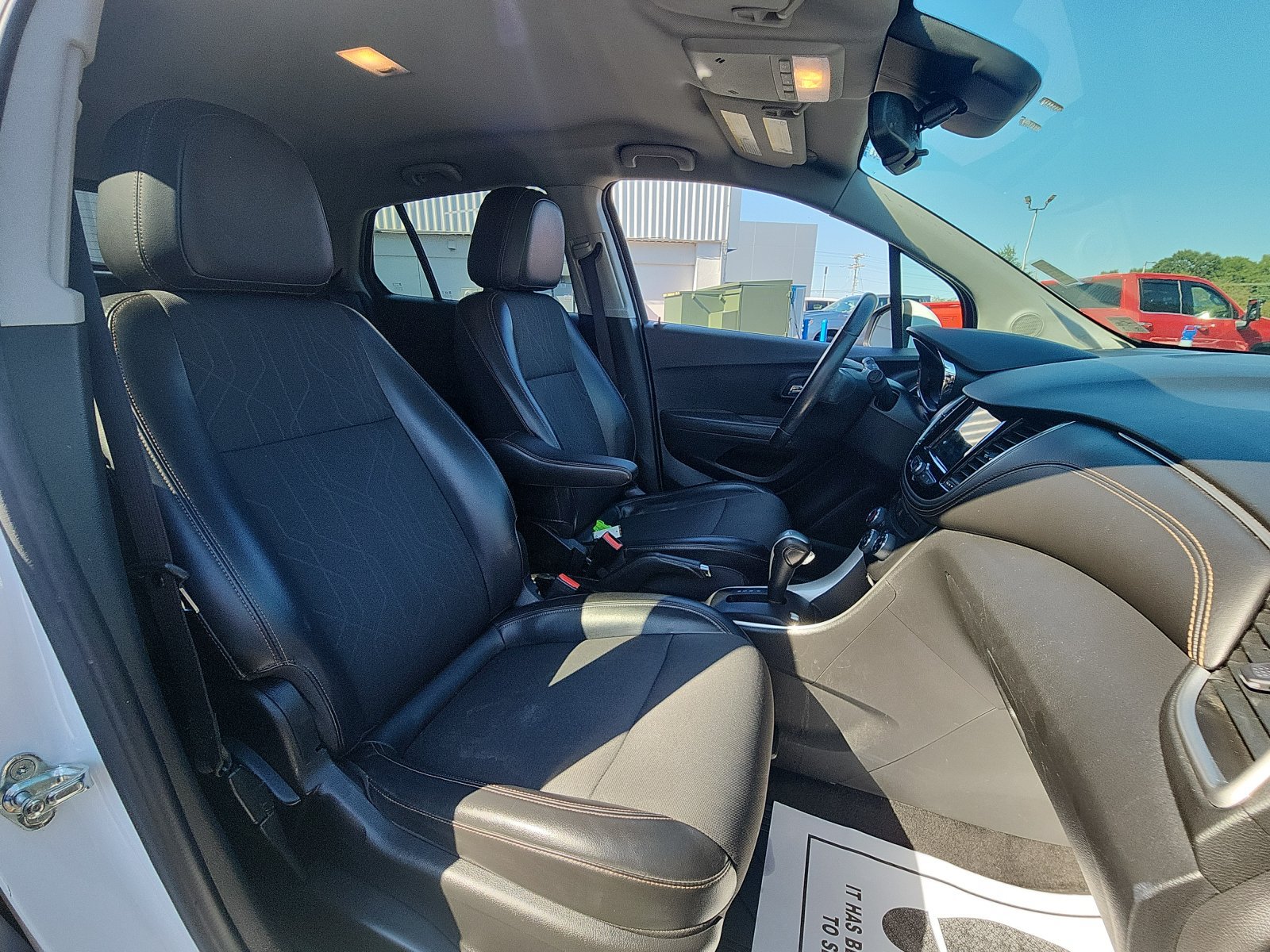 Used 2018 Chevrolet Trax LT w/ LT Convenience Package AWD/4WD image 23