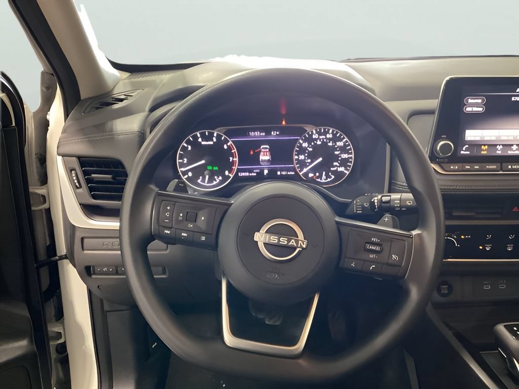 Used 2024 Nissan Rogue S AWD/4WD image 12