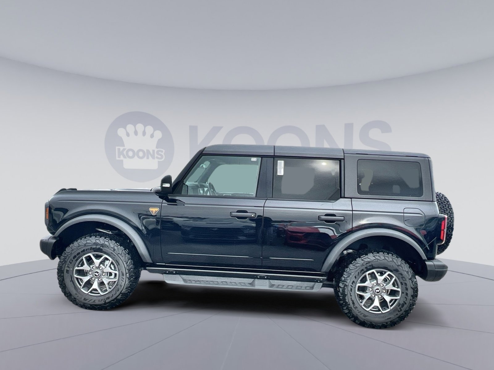 New 2025 Ford Bronco Badlands image 2