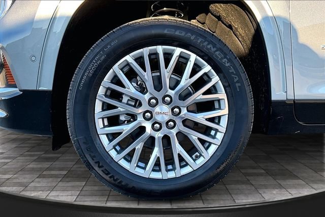 New 2026 GMC Acadia Denali w/ Super Cruise Package FWD image 12
