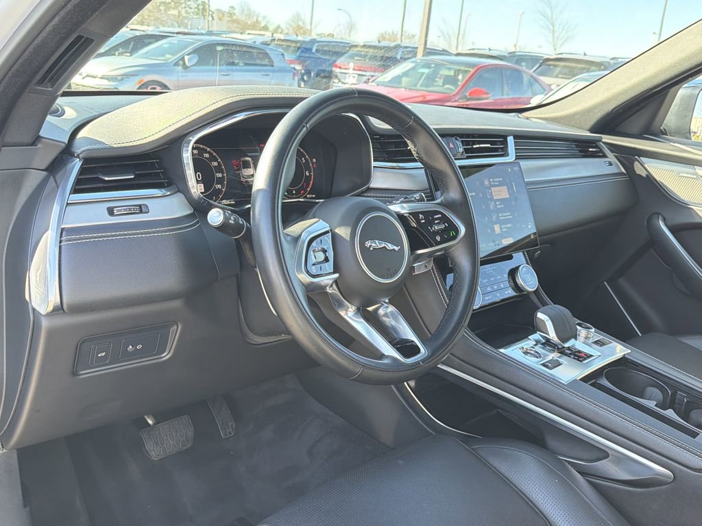 Used 2025 Jaguar F-PACE R-Dynamic S image 10