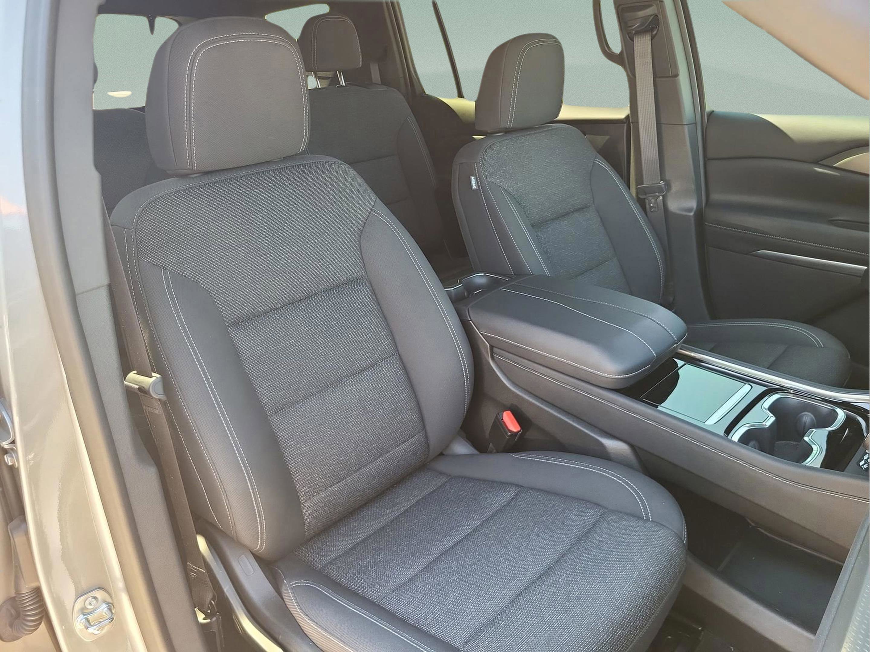 Used 2024 Chevrolet Traverse LT FWD image 20