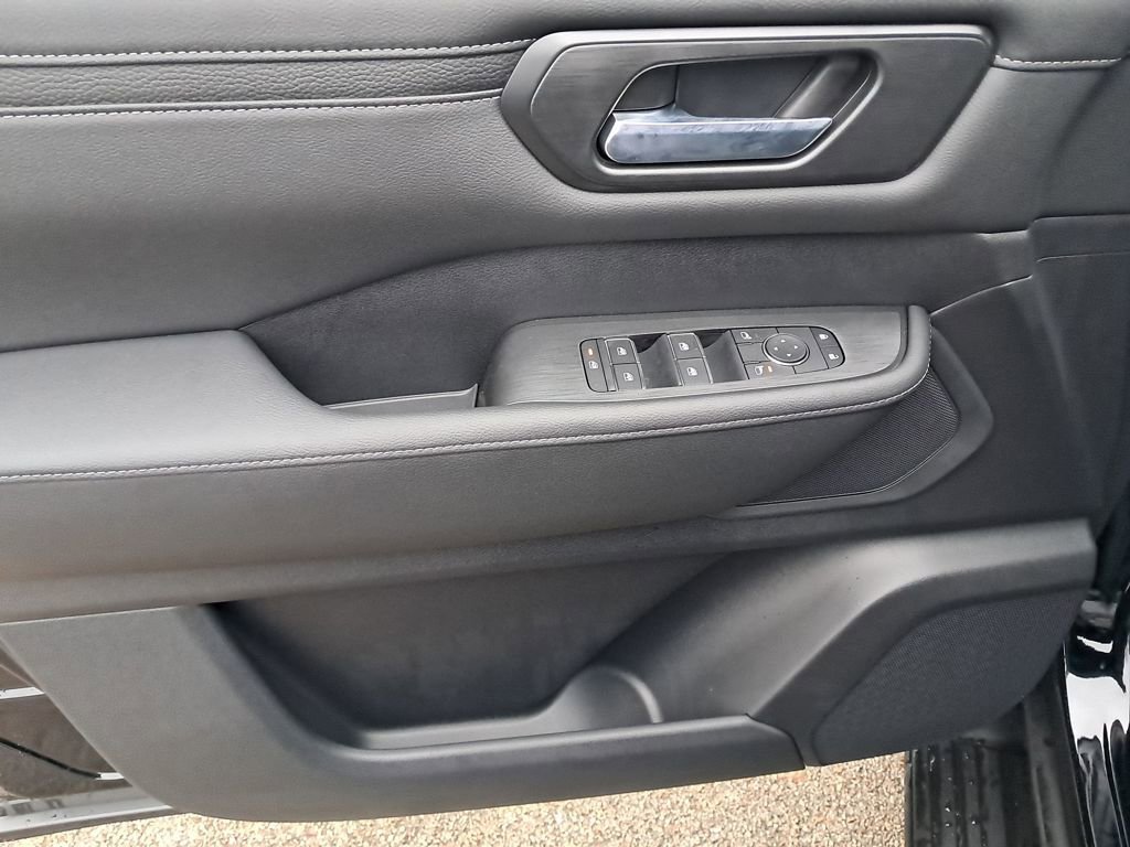 New 2026 Nissan Armada SV image 11