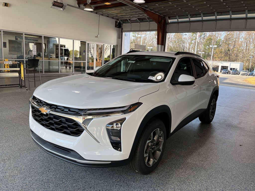 New 2026 Chevrolet Trax LT FWD image 4
