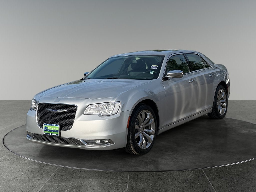 Used 2020 Chrysler 300 Limited RWD image 4